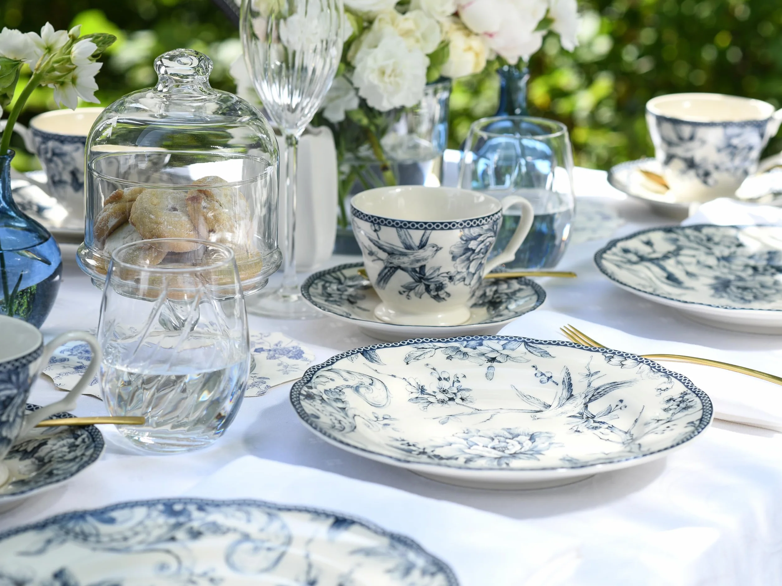 Creatable, 24772, seria Adelaide Blau, 20-częściowy serwis obiadowy dla 4 osób, komplet naczyń z porcelany, odporny na zmywarkę i kuchenkę mikrofalową, wysokiej jakości produkcja