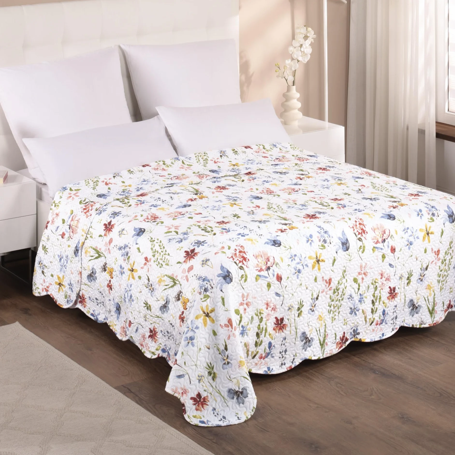 Delindo Lifestyle Narzuta Verona z kwiatowym wzorem, pikowana 220 x 240 cm