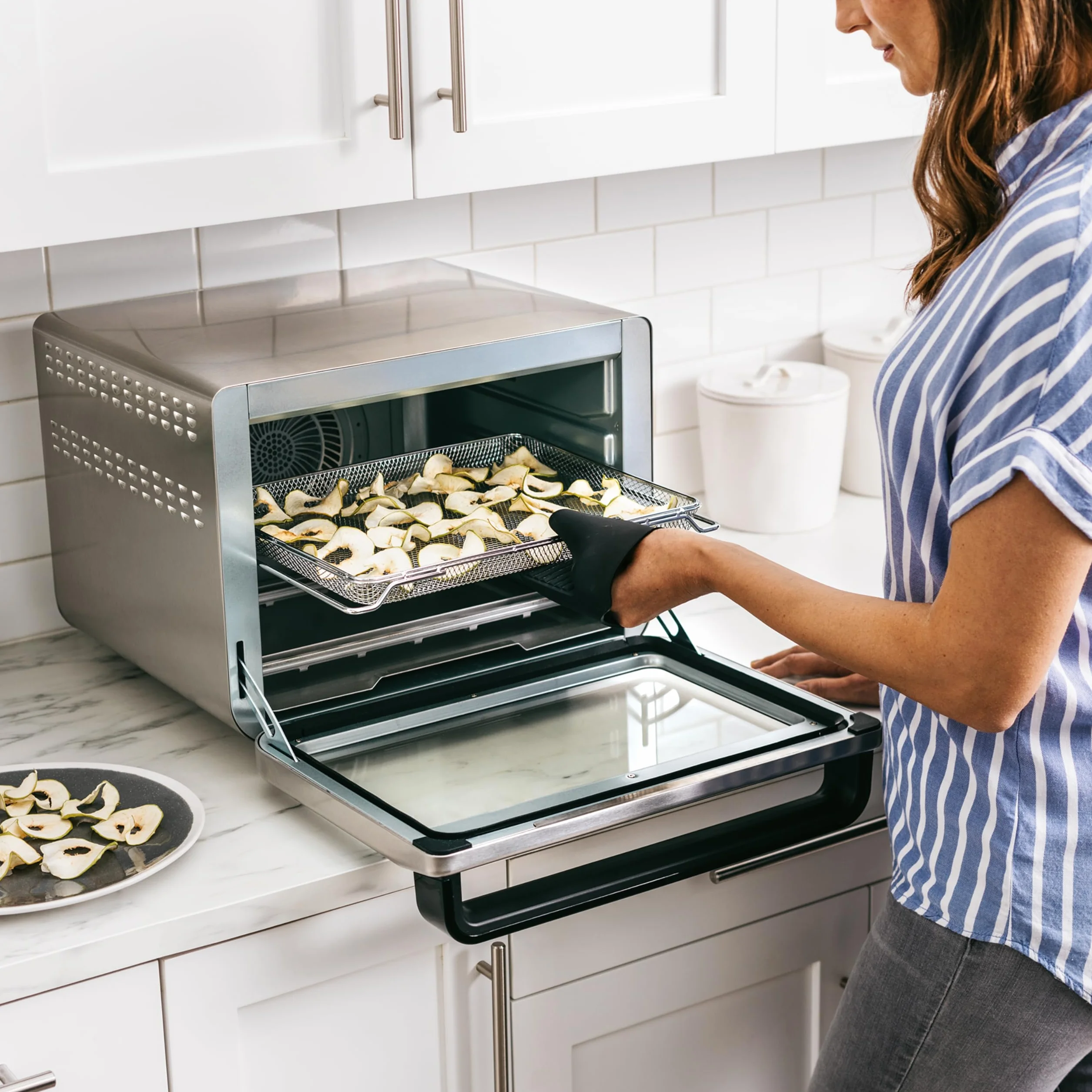 Ninja Foodi 10 w 1, piekarnik wielofunkcyjny, przenośny mini piekarnik na blat, frytkownica beztłuszczowa, pieczenie, grill, ciasta i więcej,10 funkcji gotowania, srebrno/czarny, DT200EU