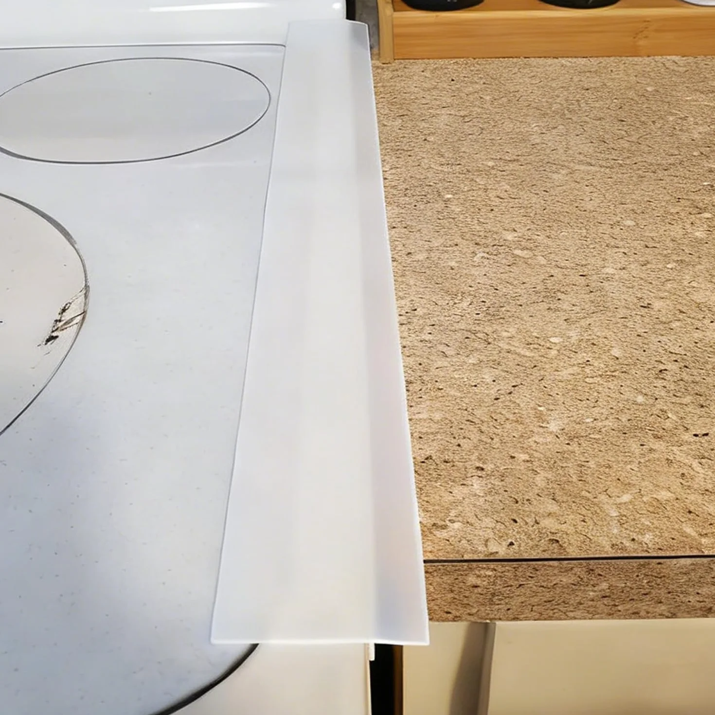Listwa łącząca blatów roboczych, listwa kuchenna, wypełniacz szczelin – półprzezroczysta, 1 sztuka, odporna na wysokie temperatury, elastyczna, do płyt kuchennych, blatów, piekarników