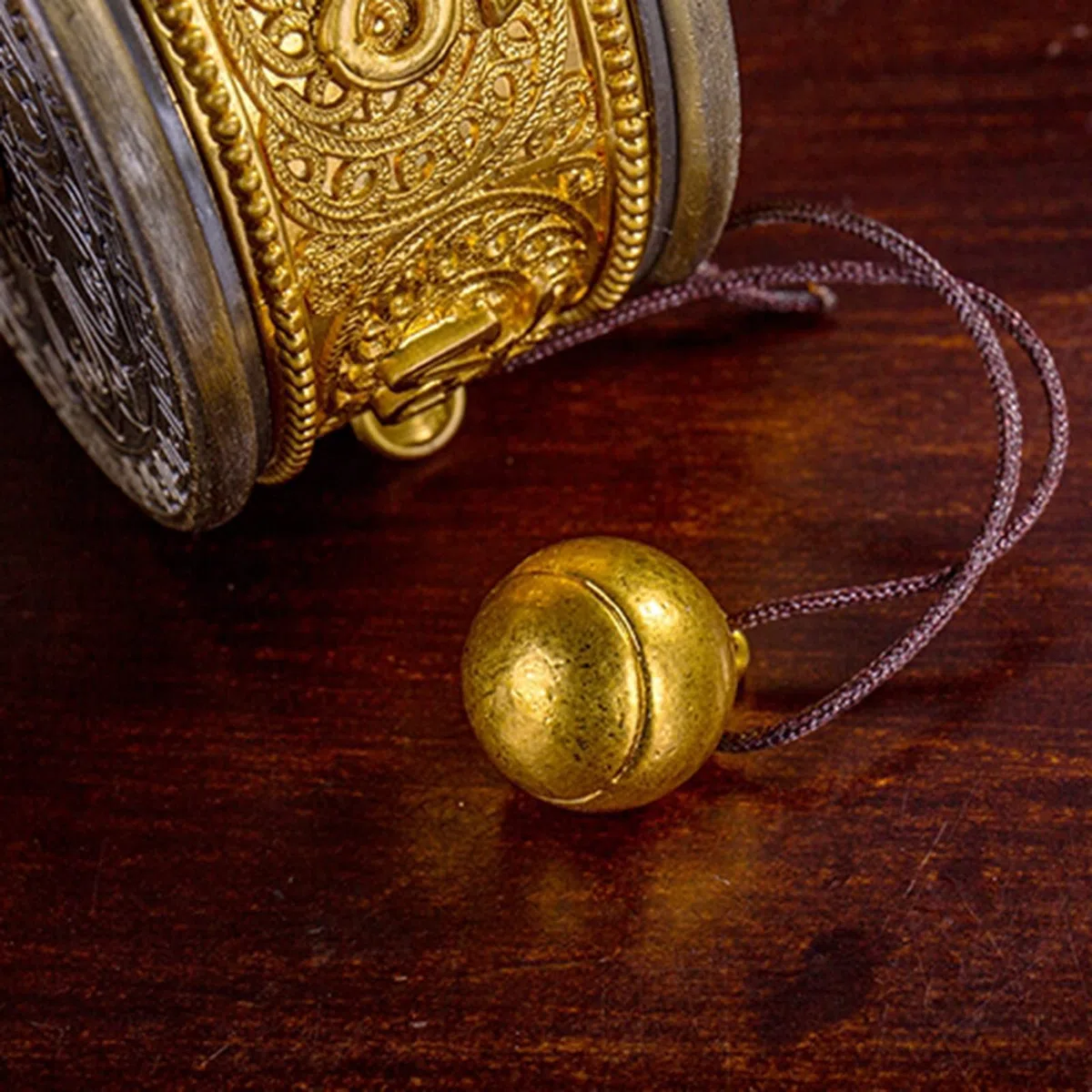 Koło modlitewne, Wheel Brass Hand Held Tibetan Prayer With Buddha Worship Scriptures Six-character Truth
