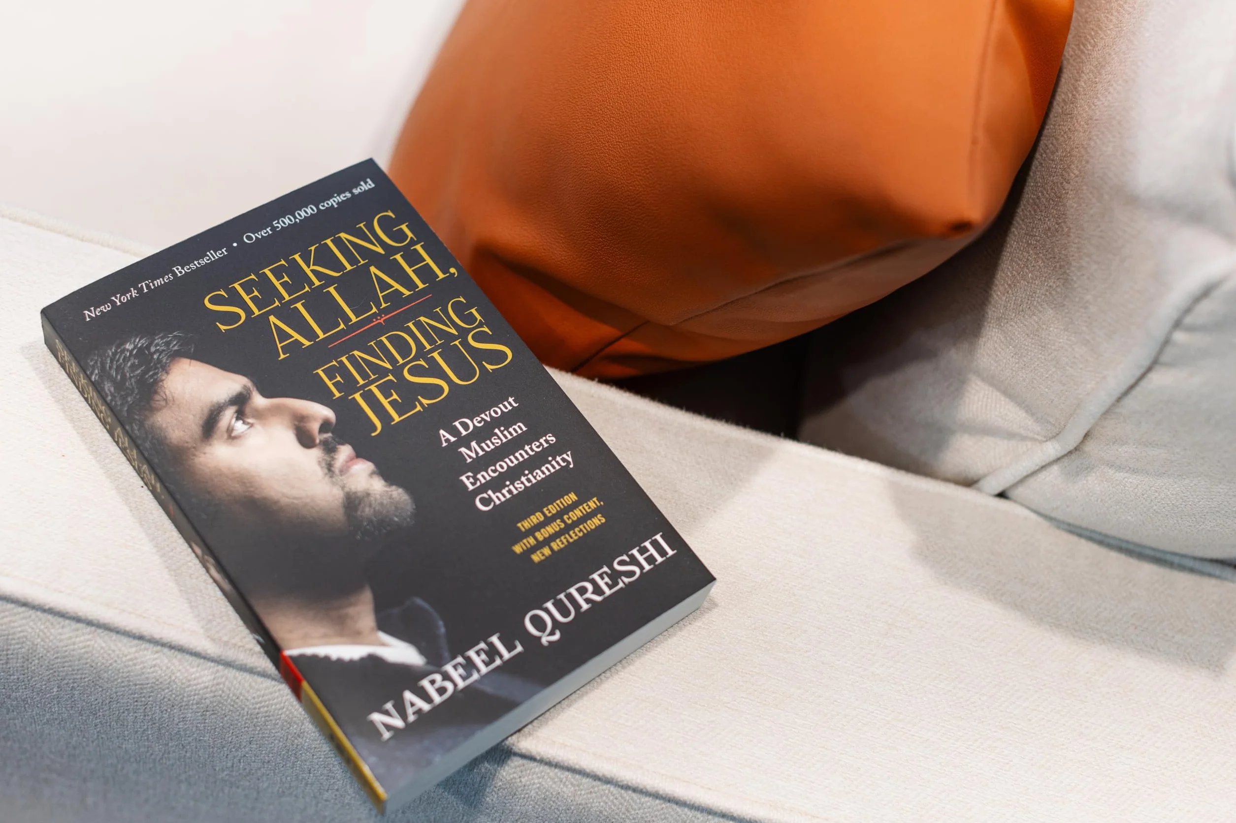 Seeking Allah, Finding Jesus: A Devout Muslim Encounters Christianity