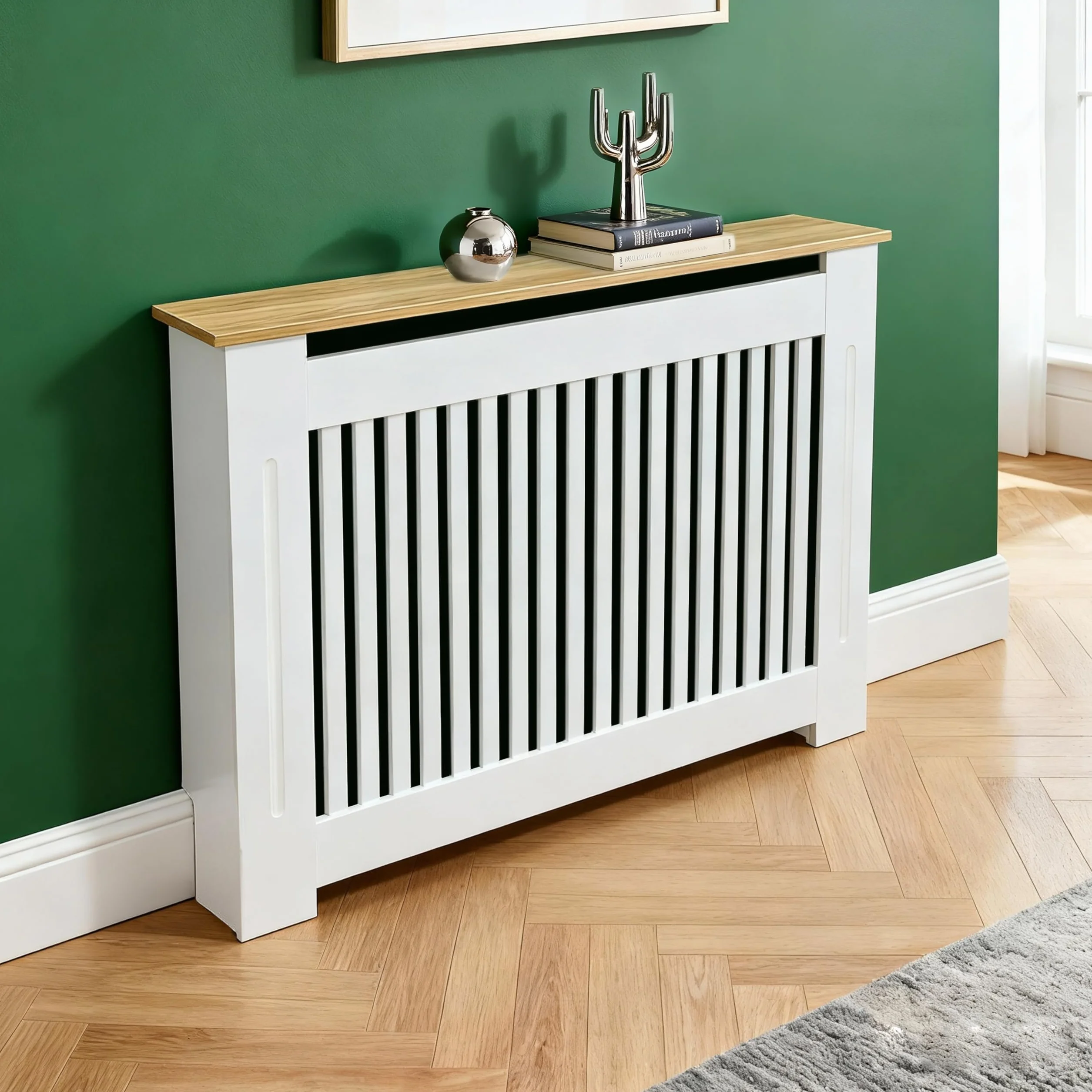FATIVO Biała drewniana osłona chłodnicy nowoczesna pokrywa z listwami i górną półką designerska szafka do salonu sypialnia biuro - 105 x 18 x 90,5 cm