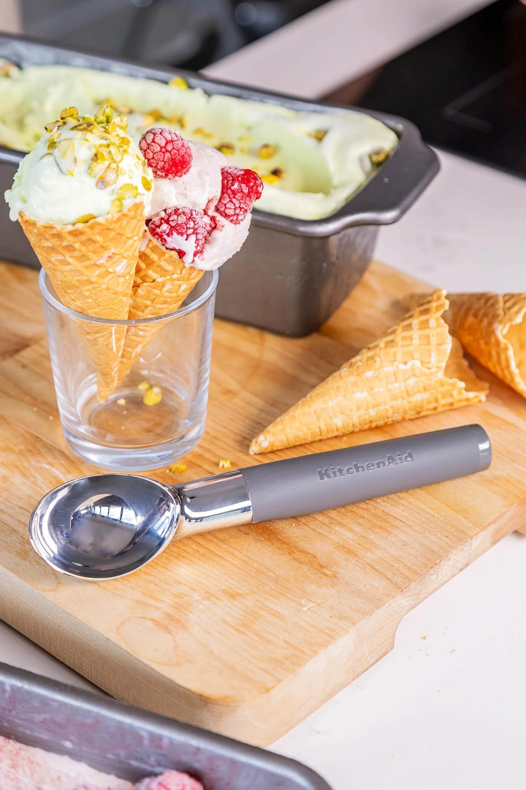 KitchenAid Łyżka do lodów z miękkim uchwytem - grafitowa