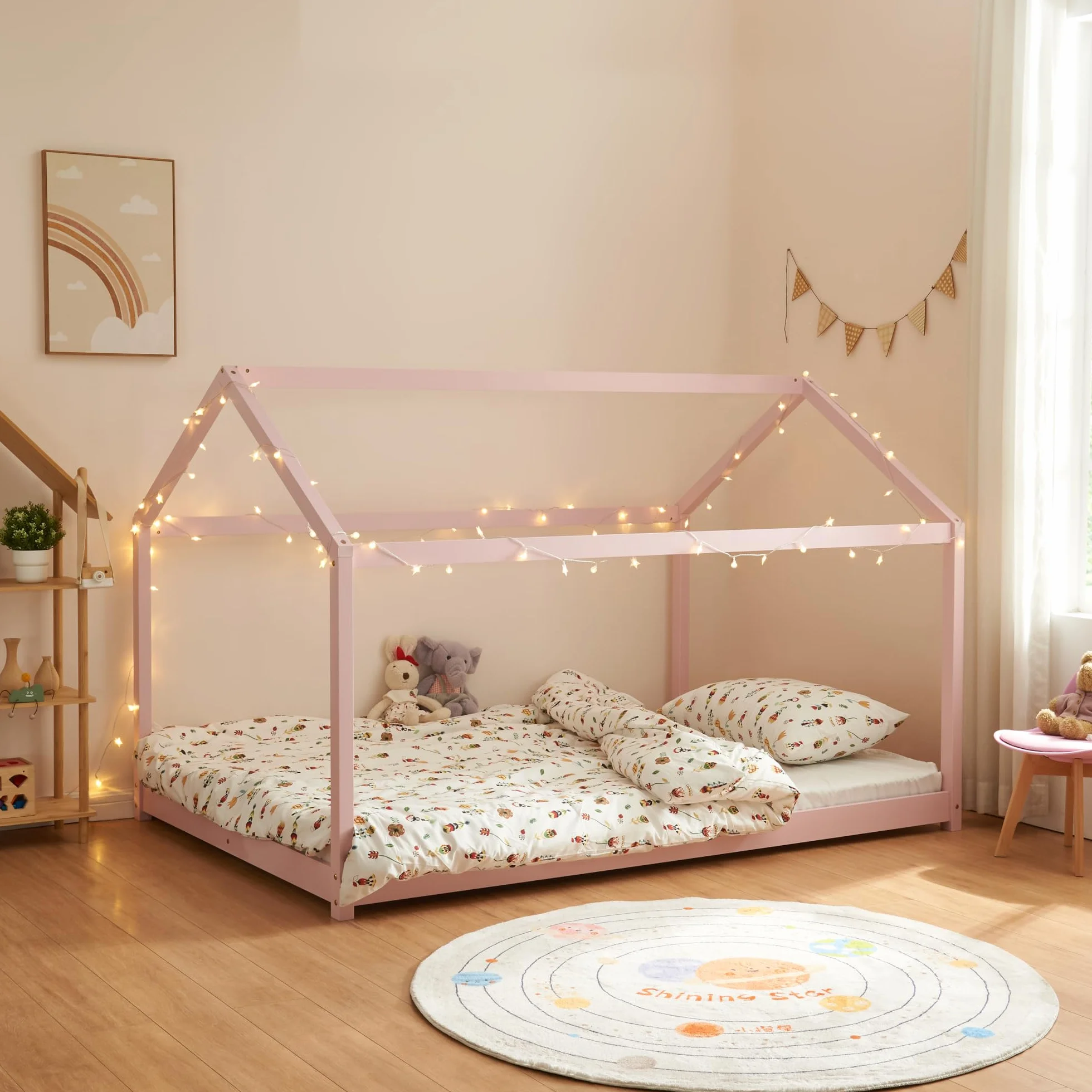 [en.casa] Łóżko dziecięce Cerro, łóżko młodzieżowe, o wyglądzie domu, łóżko Montessori z litego drewna sosnowego, rama łóżka ze stelażem listewkowym, kolor różowy, 120 x 200 cm