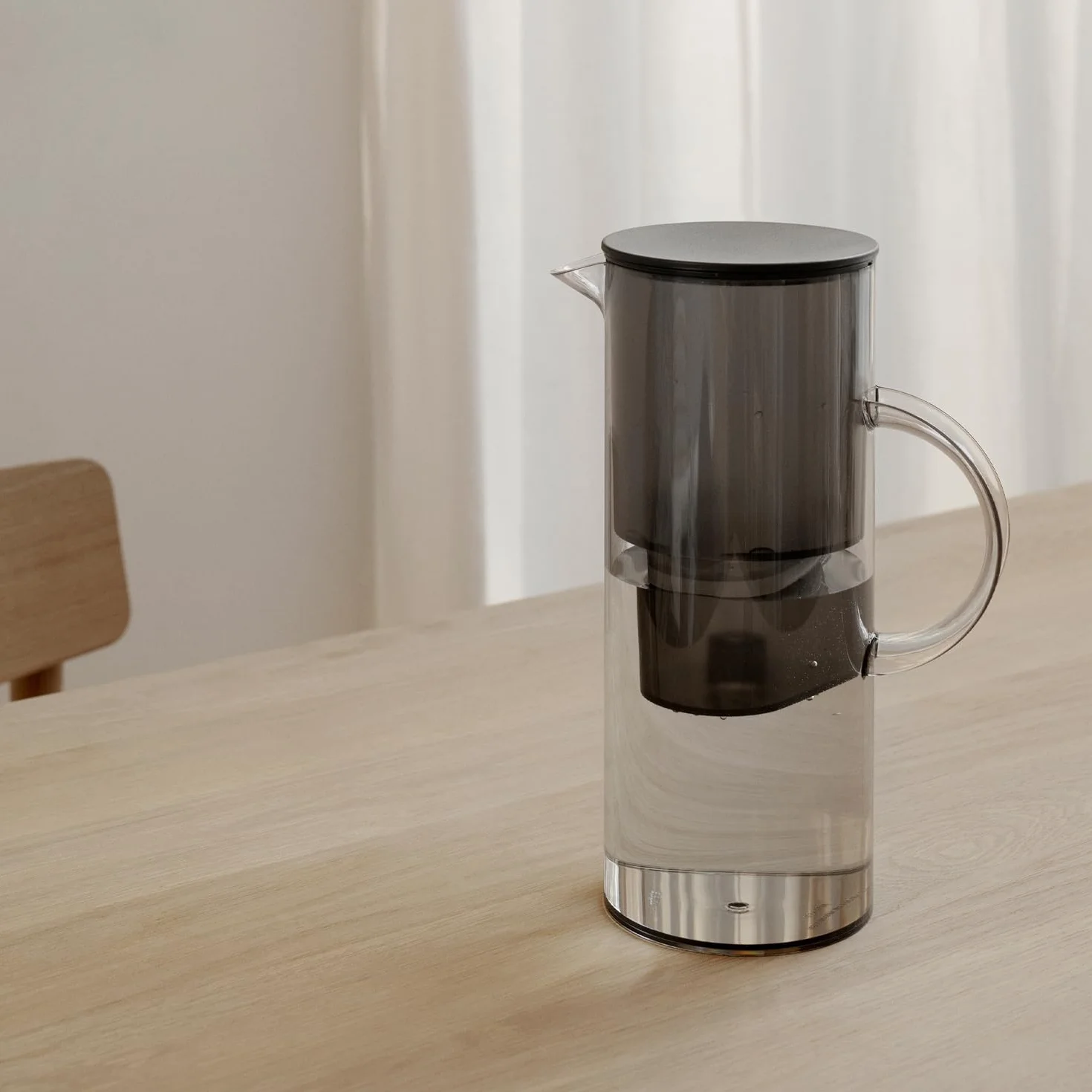 Stelton Dzbanek filtrujący do wody o pojemności 2 l, dymny