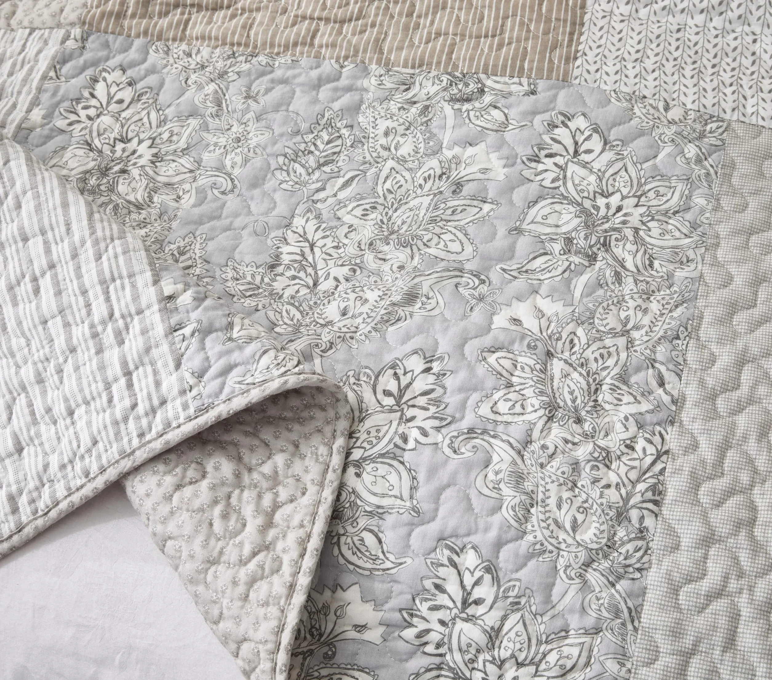 Chezmoi Collection Quinn 2-częściowy zestaw poszewek, neutralny taupe, szary, biały, kwiatowy, hibiskus, cukierkowe paski, patchwork, wstępnie prana bawełna, lekka dwustronna narzuta na łóżko, Twin