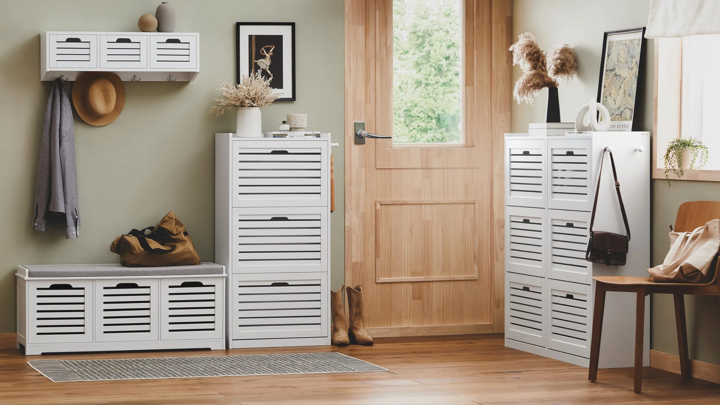 SoBuy FSR108-W szafka na buty 3 klapy 2 haki 6 półek biała 55x112x30 cm