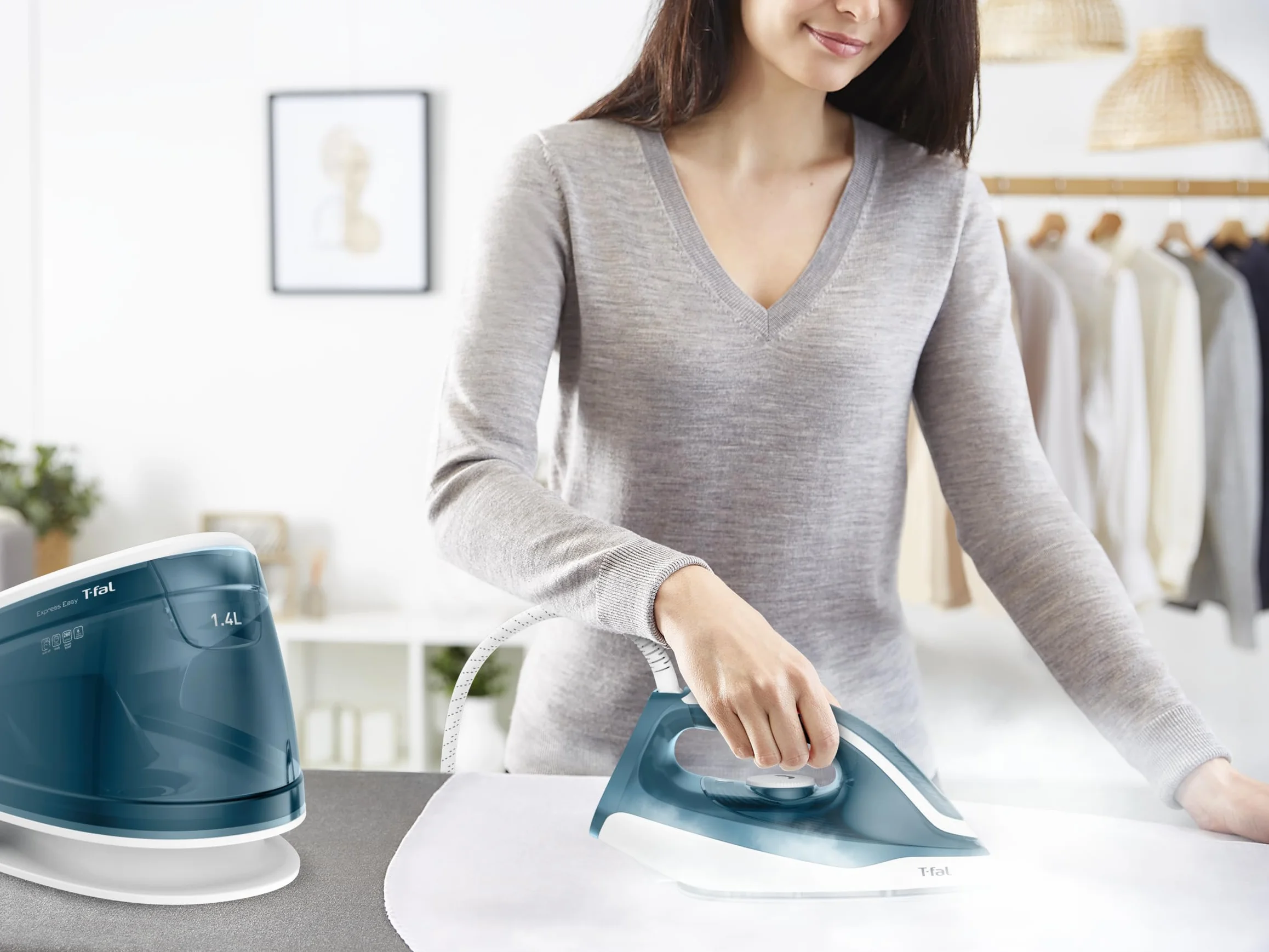 TEFAL Express Essential SV6115 Stacja parowa 5,2 bara 280 g/min Calc Clear