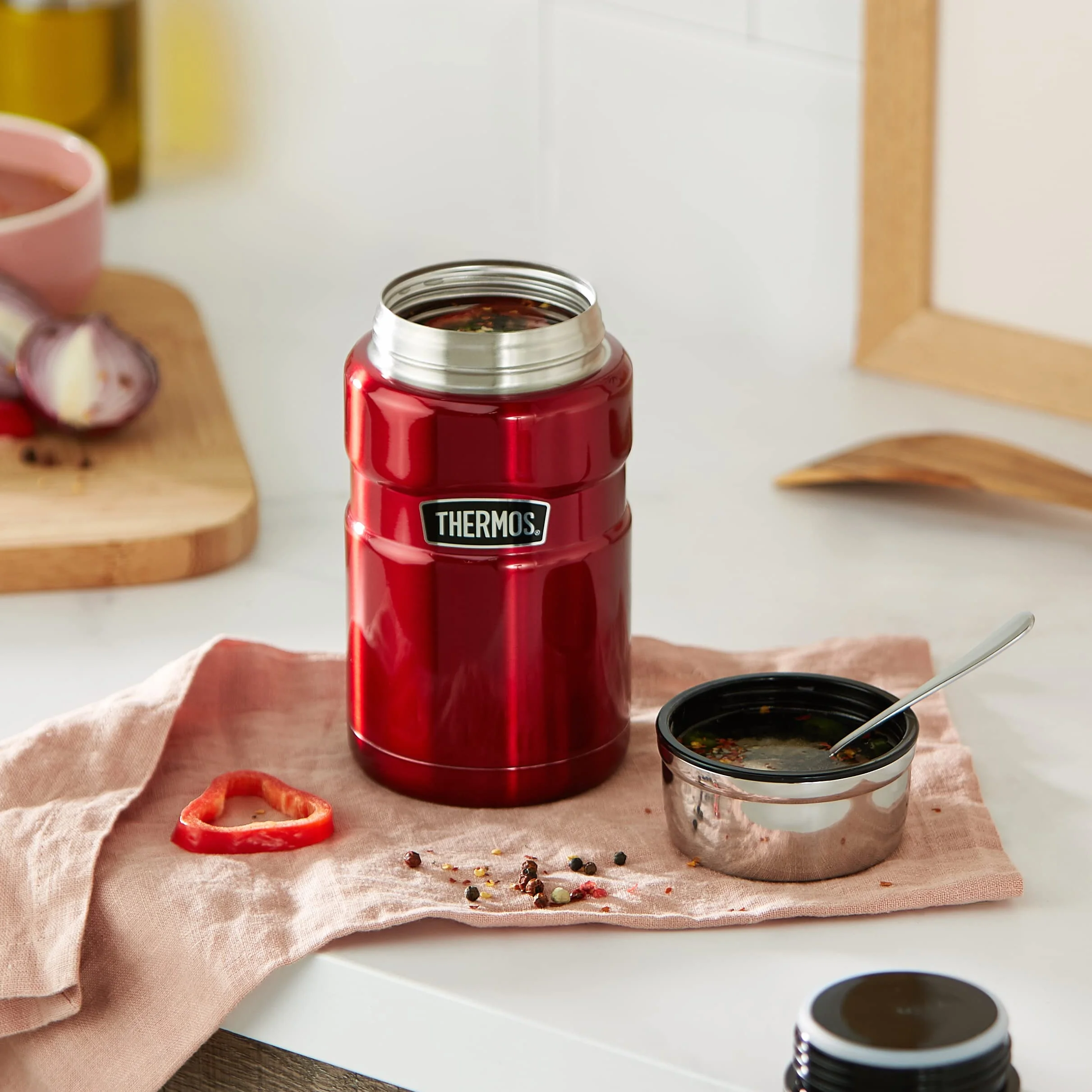 Thermos Stainless King pojemnik termiczny do jedzenia, czerwony, 0,70 l, stal nierdzewna, absolutnie szczelny, utrzymuje temperaturę potraw przez 14 h i zimno przez 24 h, nie zawiera BPA