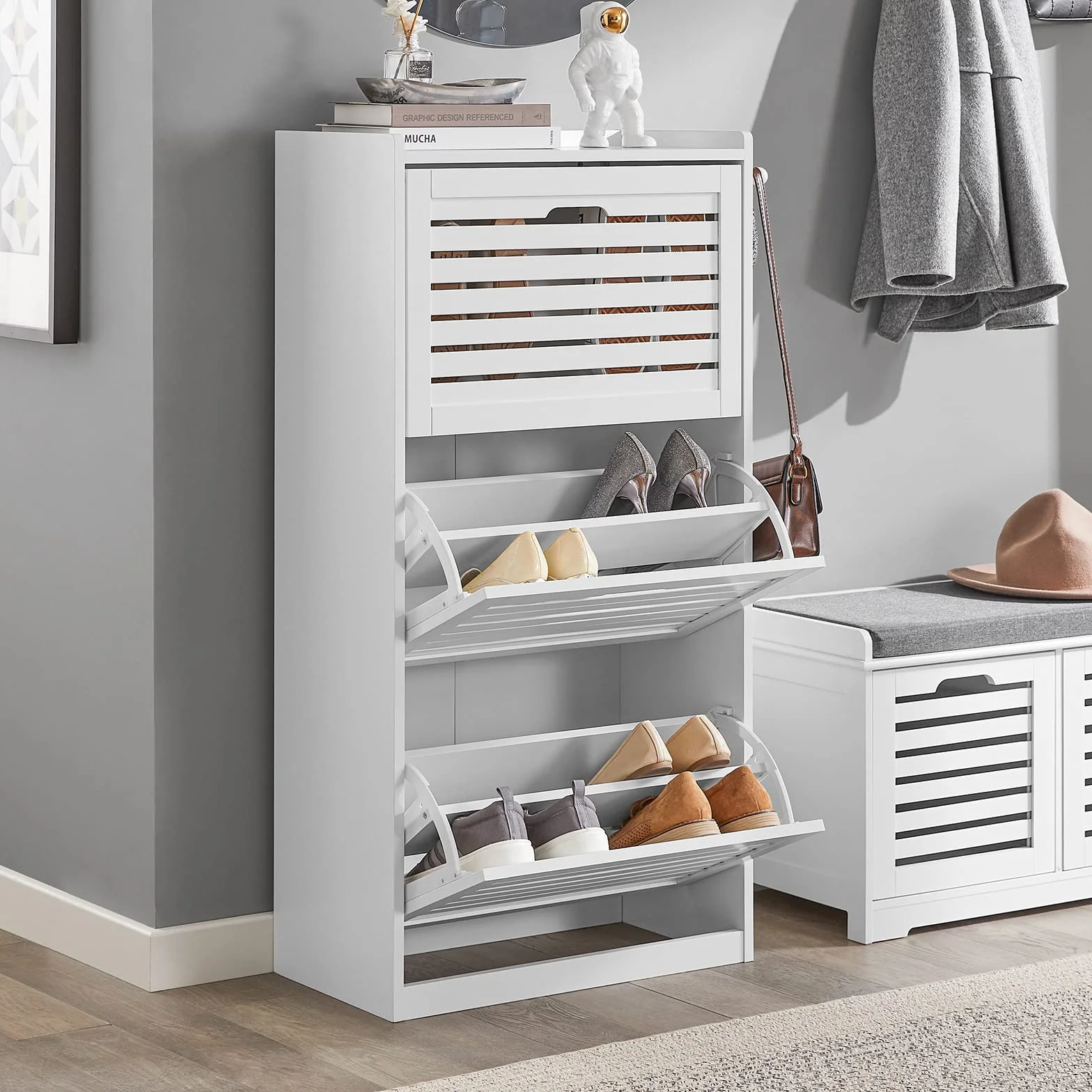 SoBuy FSR108-W szafka na buty 3 klapy 2 haki 6 półek biała 55x112x30 cm