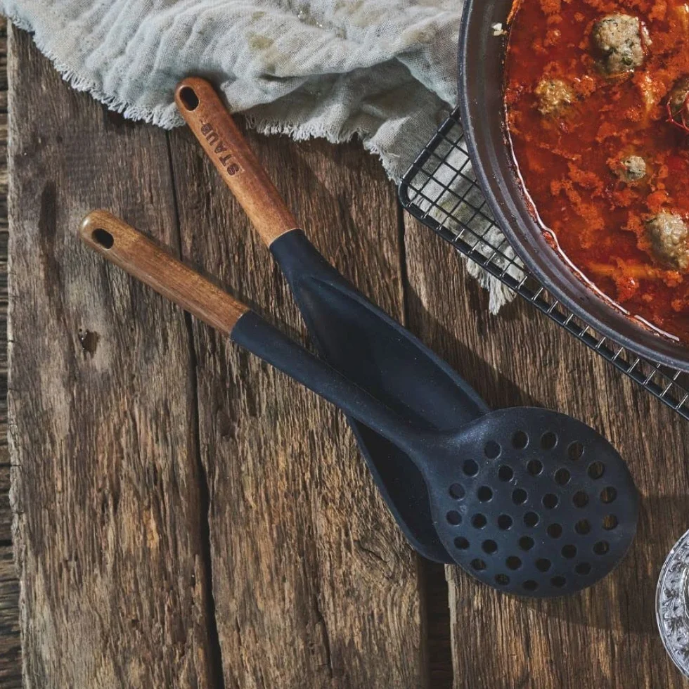 STAUB Skajnik drewno akacjowe 31 cm Czarny