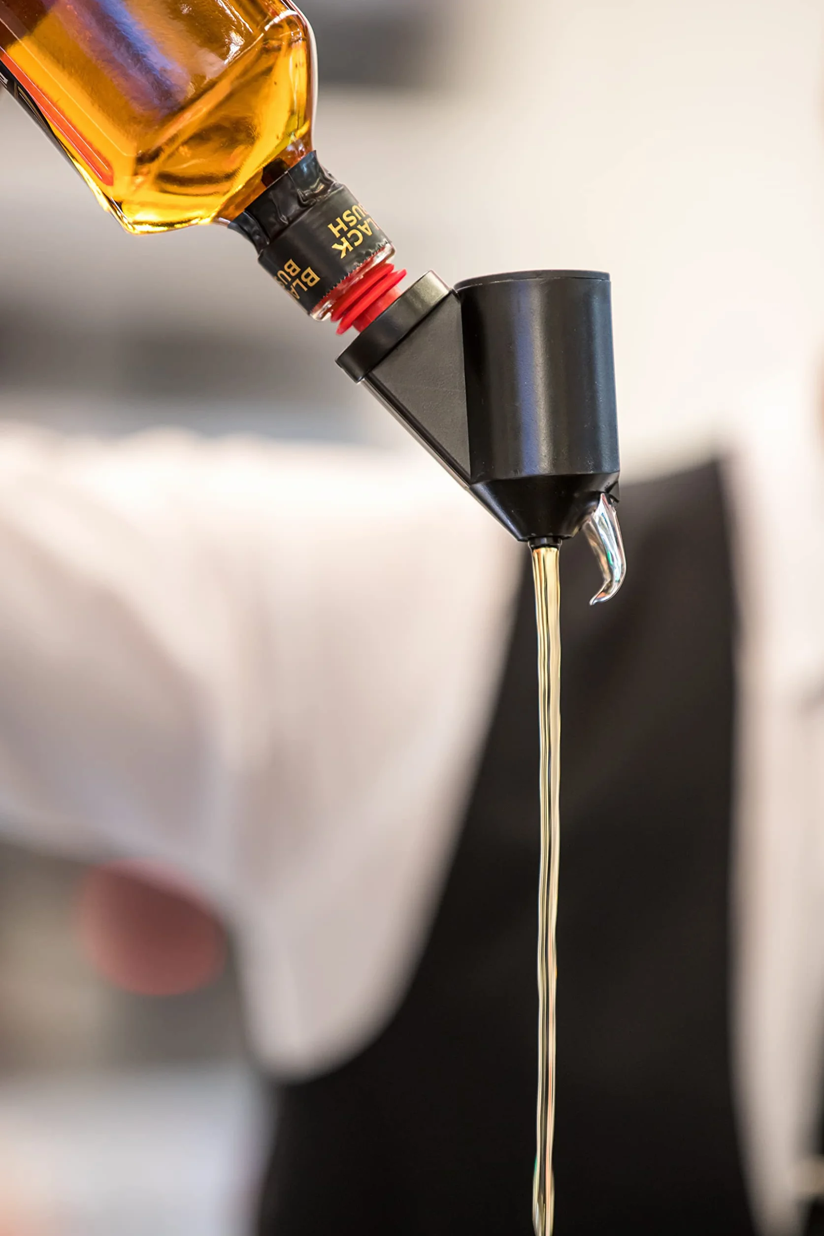 Bottle Master 3000-4,0 cl. = 40 ml. - Seryjny dozownik do butelek 0,5-1,5 l - czarny