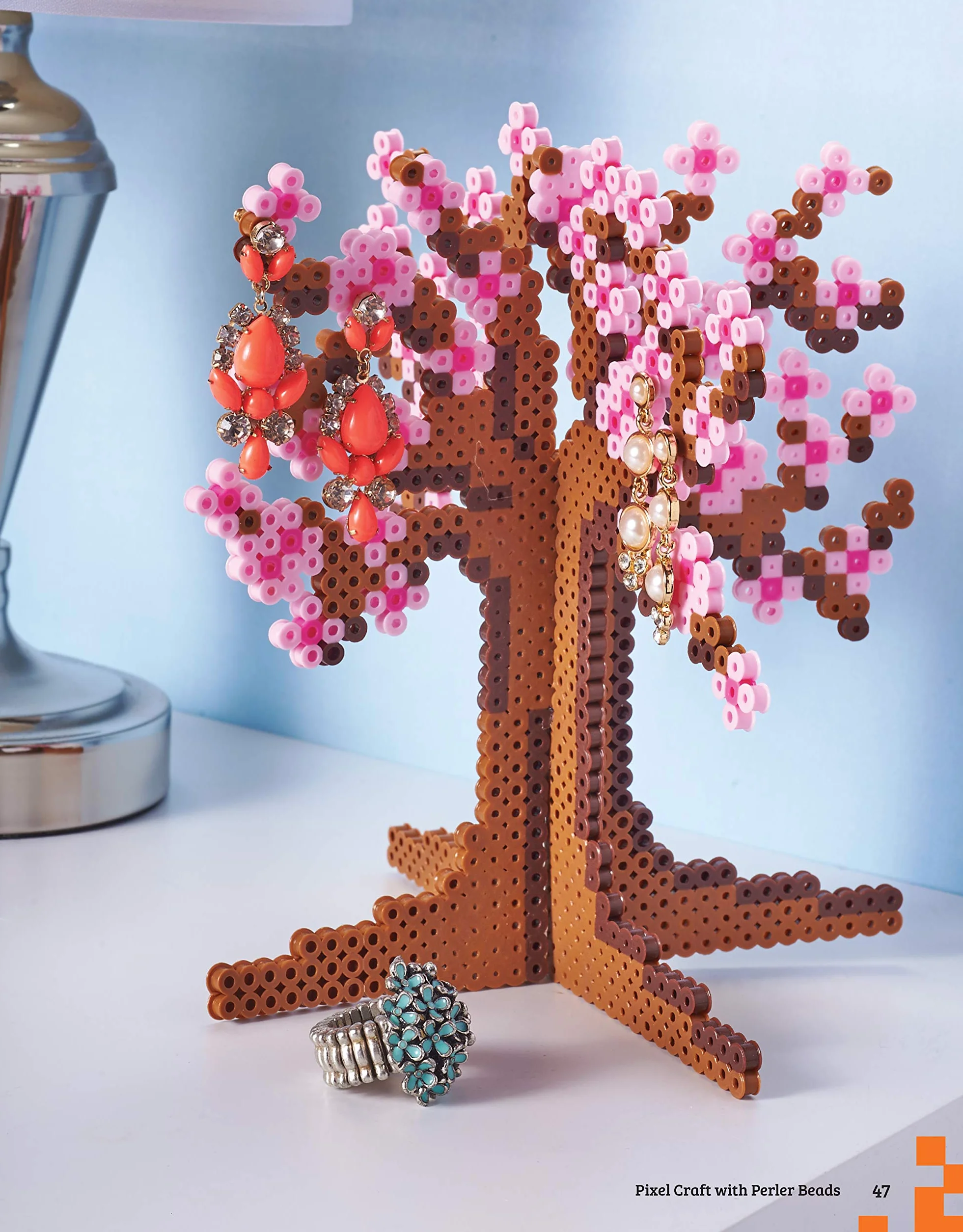 Pixel Craft with Perler Beads: 50+ Super Cool Patterns for Hama, Perler, Pyssla, Nabbi, Melty Beads